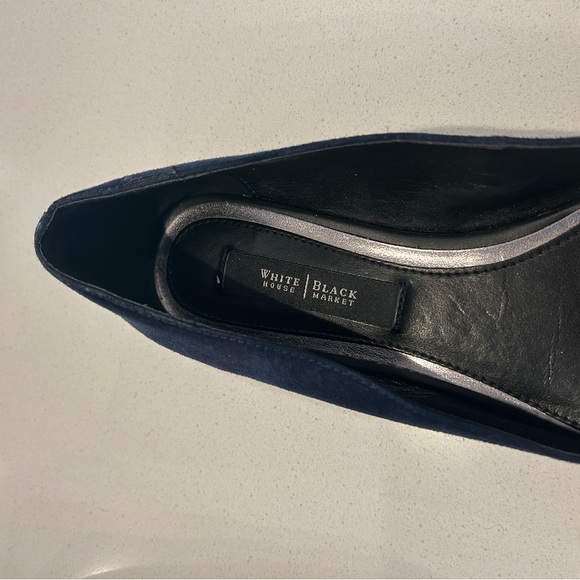 Navy blue White House/Black Market pointed toe flat. Size 7M - Picture 3 of 4